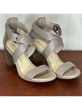 - Ecco Shape 65 Block Heel Sandal Size 7-7.5